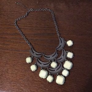 Metal and Mint Necklace